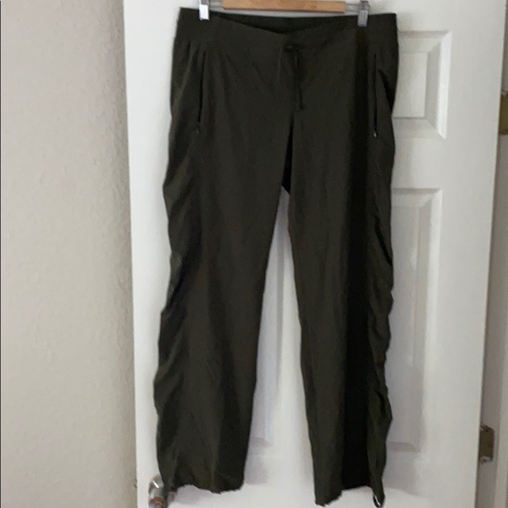 Athleta olive army green lifestyle pants joggers